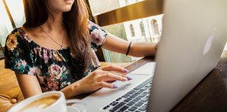 Coraz młodsze dzieci posiadają telefony komórkowe