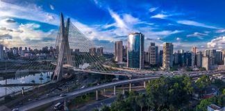 Wielkie średniowieczne budowle także dziś budzą zachwyt