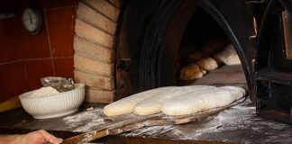 Domowe piece chlebowe — świeże pieczywo własnego wypieku