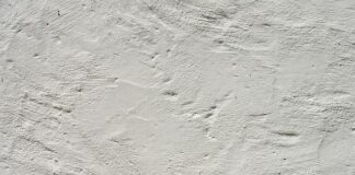 Jak przykleić magnes do gipsu?