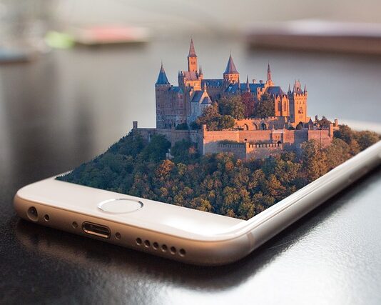 Dlaczego nowe telefony nie mają ładowarki?