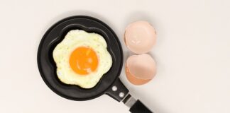 Co lepsze patelnia teflonowa czy ceramiczną?