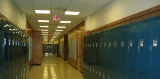 Jaka szafka pod umywalkę nablatowa?