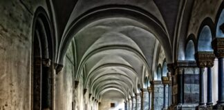 Czy korytarz to droga ewakuacyjna? Czy korytarz to droga ewakuacyjna?