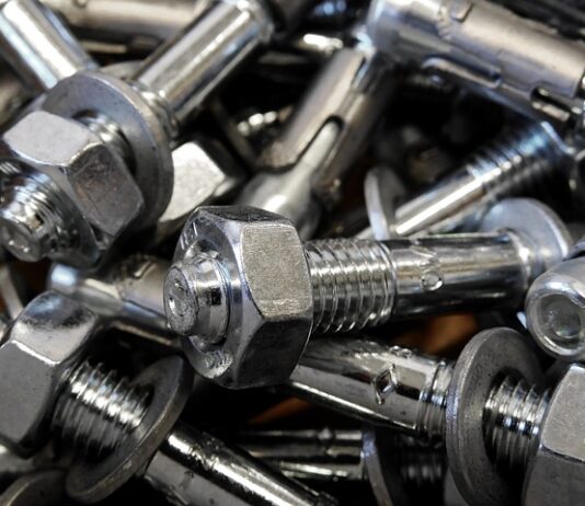 Czy Kotwa chemiczna niszczy styropian?