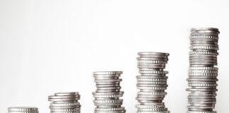 Czy metalowe łóżka skrzypią?