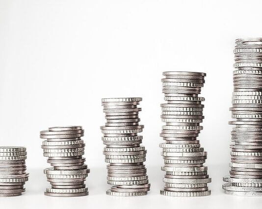 Czy metalowe łóżka skrzypią?