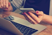 Czy można ładować telefon w nocy?