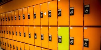 Co włożyć do szafki cargo?