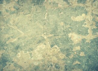 Ile łopat piasku na worek cementu do tynkowania?