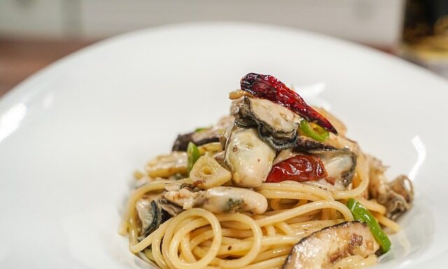 Czym rozwałkować ciasto?