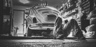 Jak naprawić wejście do ładowarki?