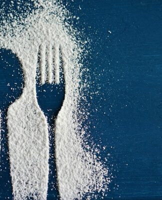 Jak zostawić sztućce na talerzu?