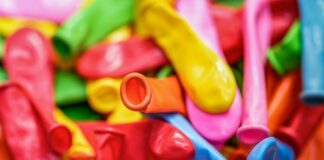 Czy silikonowe foremki trzeba smarować masłem?