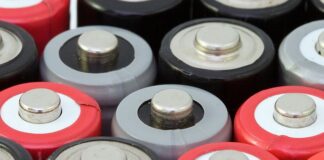 Z jakiego materiału wykonane są baterie łazienkowe?