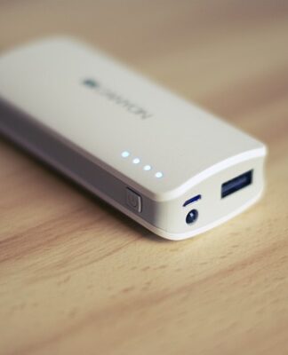 Czy powerbank można ładować ładowarka od telefonu?