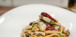 Czym rozwałkować ciasto nie mając walka?